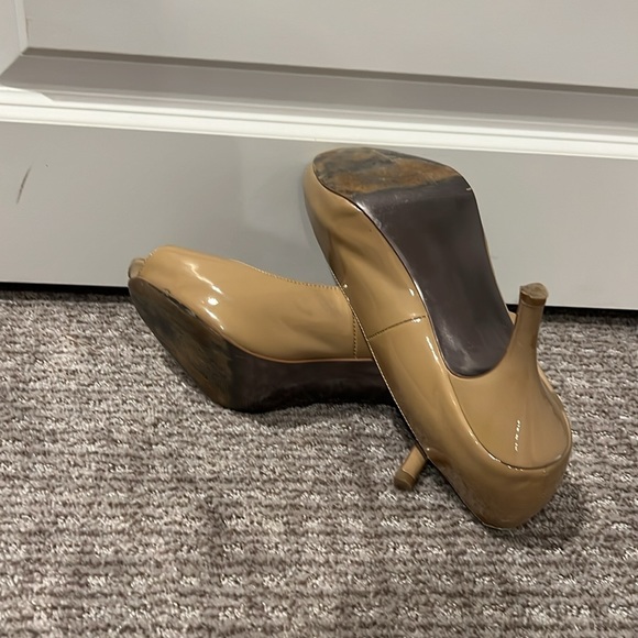 STEVE MADDEN PEEP TOE HEELS! - Picture 5 of 7